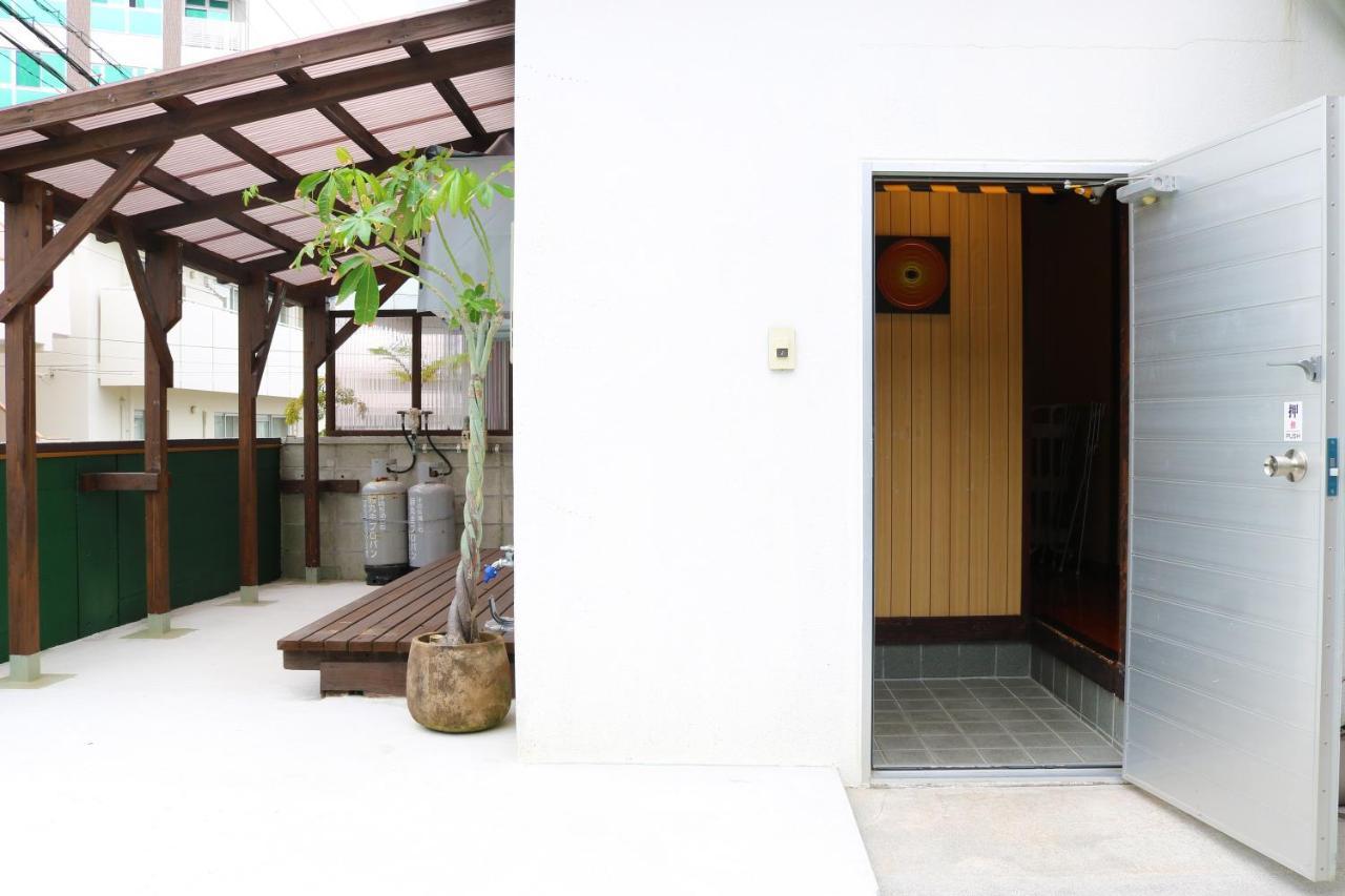 Okinawa Naha Jinjin -沖縄伝統体験型宿じんじん- Exterior foto