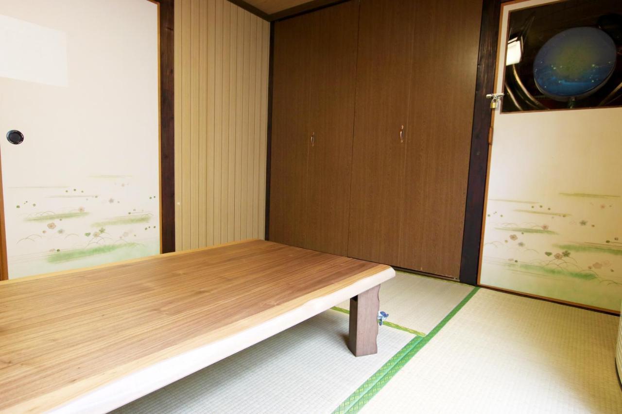 Okinawa Naha Jinjin -沖縄伝統体験型宿じんじん- Exterior foto